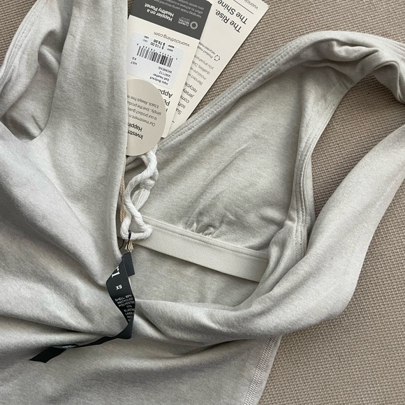 Vuori Light Gray V-Neck Top - Picture 5 of 5